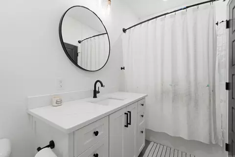 Bath - 145 Willow Springs Dr, Conway, AR 72034 photo 7 of 7
