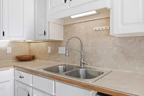 Kitchen - 15 Griffin St, Ward, AR 72176 photo 3 of 4