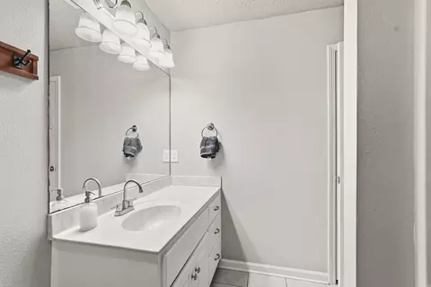 Bath - 15 Griffin St, Ward, AR 72176 photo 4 of 4