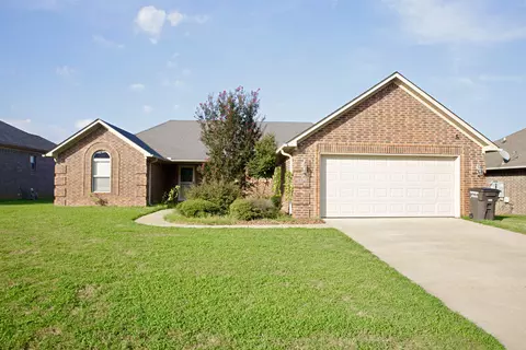 1300 Mesquite Trl, Jacksonville, AR 72076