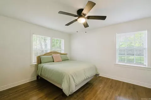 Bedroom - 213 E Narroway, Benton, AR 72015 photo 5 of 6