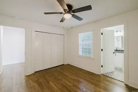 Bedroom - 213 E Narroway, Benton, AR 72015 photo 4 of 6