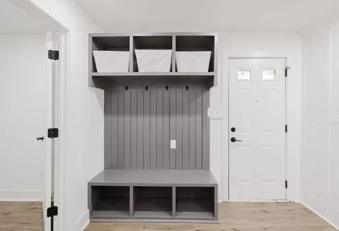 Entry Way - 213 E Narroway, Benton, AR 72015 photo 1 of 1