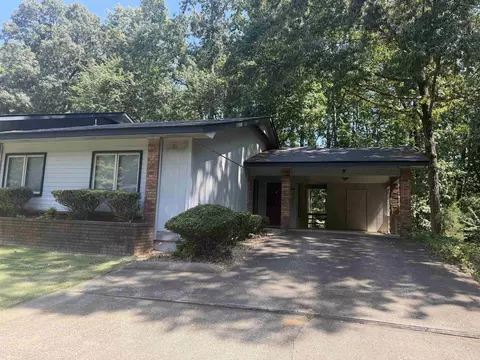 9 Cortez Ln, Hot Springs Village, AR 71909