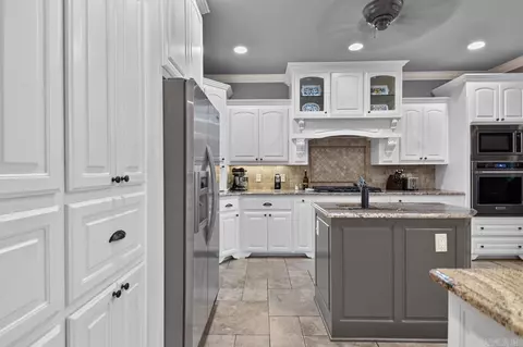 Kitchen - 7017 Worth Ave, Benton, AR 72019 photo 1 of 4