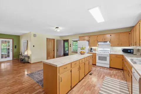 Kitchen - 4401 Peeler Bend Rd, Benton, AR 72019 photo 4 of 6