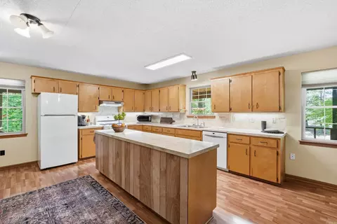Kitchen - 4401 Peeler Bend Rd, Benton, AR 72019 photo 1 of 6
