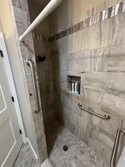 Bath - 61 Sowbug Cir, Cotter, AR 72626 photo 3 of 5