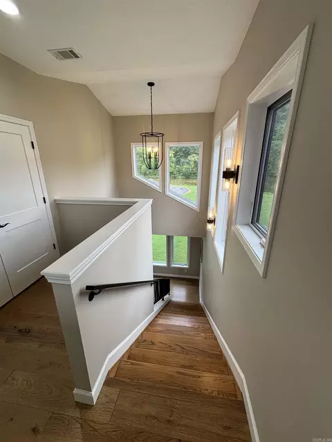 Entry Way - 61 Sowbug Cir, Cotter, AR 72626 photo 6 of 6
