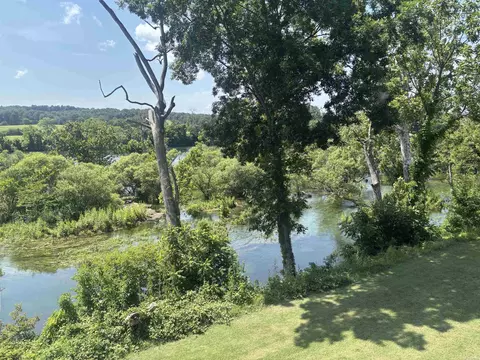 View/Area - 61 Sowbug Cir, Cotter, AR 72626 photo 4 of 4