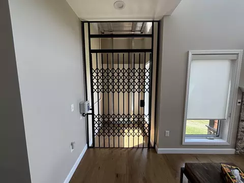 Entry Way - 61 Sowbug Cir, Cotter, AR 72626 photo 3 of 6