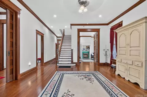 Entry Way - 206 E Cherry, Lonoke, AR 72086 photo 1 of 5