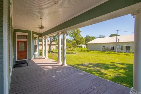 Exterior - 206 E Cherry, Lonoke, AR 72086 photo 3 of 11