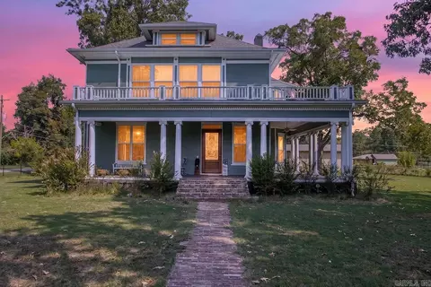 Exterior - 206 E Cherry, Lonoke, AR 72086 photo 1 of 11
