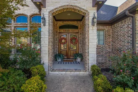 Entry Way - 6570 Westminster, Benton, AR 72019 photo 1 of 3