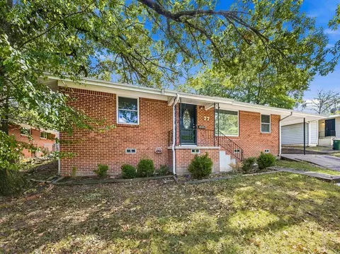 77 Lakeshore Dr, Little Rock, AR 72204
