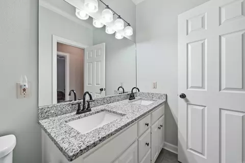 Bath - 3065 Crawford Loop, Conway, AR 72034 photo 8 of 8