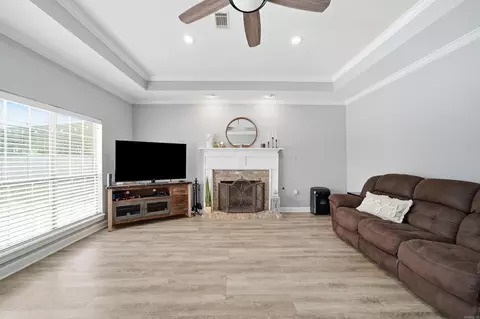 Living - 3065 Crawford Loop, Conway, AR 72034 photo 2 of 2