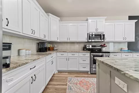 Kitchen - 3009 Sue St, Benton, AR 72015 photo 1 of 4