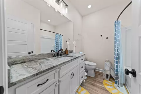 Bath - 3009 Sue St, Benton, AR 72015 photo 4 of 4