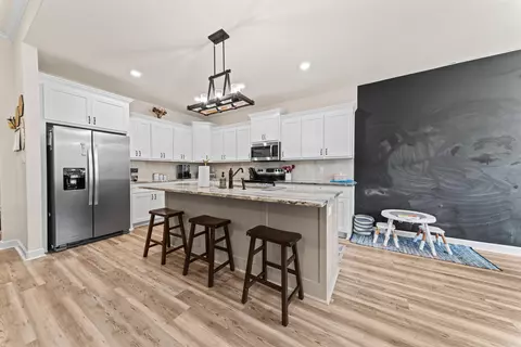 Kitchen - 3009 Sue St, Benton, AR 72015 photo 4 of 4