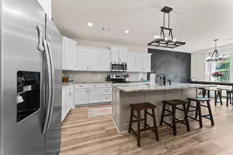 Kitchen - 3009 Sue St, Benton, AR 72015 photo 3 of 4