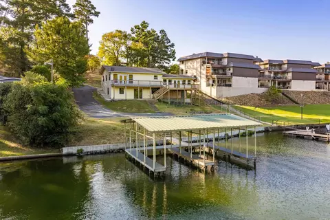 1208 Twin Points Rd, Hot Springs, AR 71913