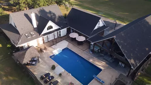 Exterior - 10828 Jacks Rd, Pine Bluff, AR 71603 photo 4 of 10