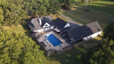 Exterior - 10828 Jacks Rd, Pine Bluff, AR 71603 photo 5 of 10