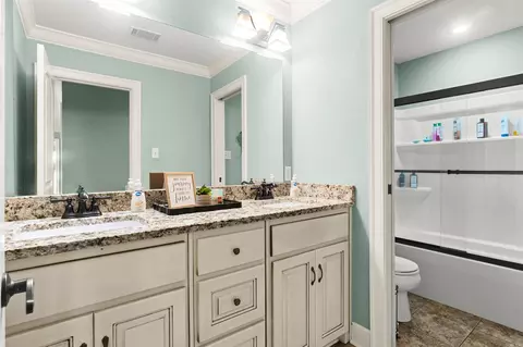 Bath - 22 W Overland Dr, Damascus, AR 72039 photo 3 of 4