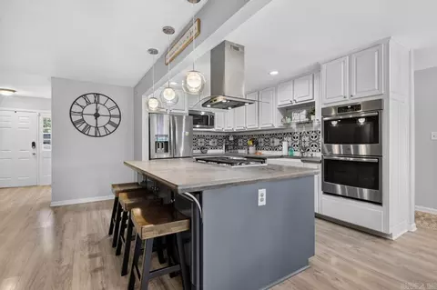 Kitchen - 701 Sheffield Dr, Bryant, AR 72022 photo 3 of 4