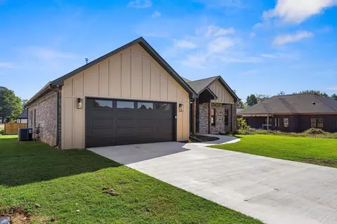 Exterior - 19 Ravell Rd, Cabot, AR 72023 photo 3 of 9