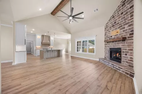 Living - 19 Ravell Rd, Cabot, AR 72023 photo 3 of 4