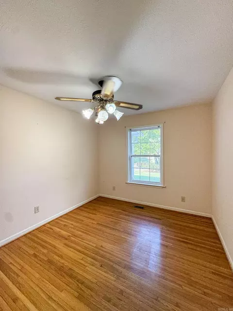 Bedroom - 11307 Samples Rd, Alexander, AR 72002 photo 1 of 1