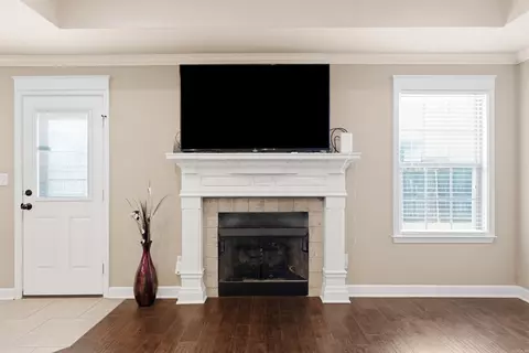 Living - 5502 Glenn Cv, Bryant, AR 72022 photo 2 of 4