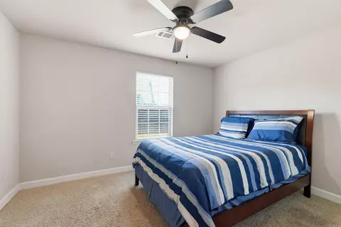 Bedroom - 5502 Glenn Cv, Bryant, AR 72022 photo 2 of 4