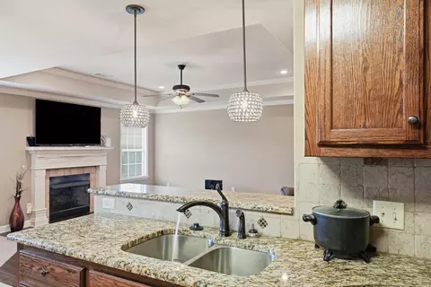 Kitchen - 5502 Glenn Cv, Bryant, AR 72022 photo 3 of 4
