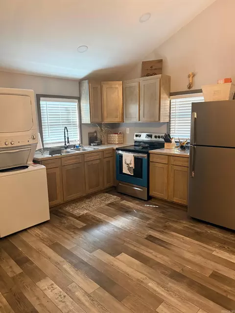 Kitchen - 305 Deer Run Rd, Leslie, AR 72645 photo 1 of 1