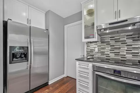 Kitchen - 93 Silver Point Dr, Mount Ida, AR 71957 photo 3 of 6