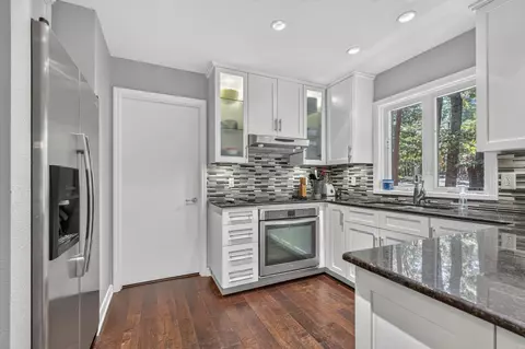 Kitchen - 93 Silver Point Dr, Mount Ida, AR 71957 photo 1 of 6