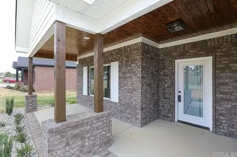 Exterior - 211 Grant Dr, Bryant, AR 72022 photo 3 of 4