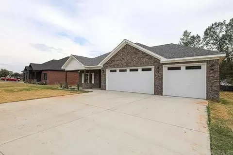 Exterior - 211 Grant Dr, Bryant, AR 72022 photo 4 of 4