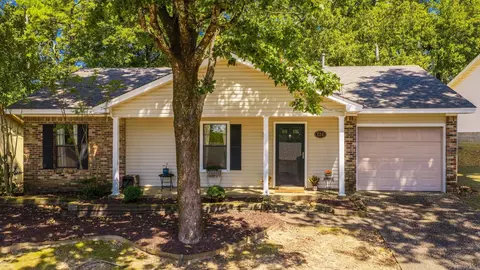 124 Point West Cir, Little Rock, AR 72211