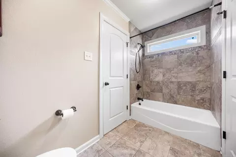 Bath - 806 Cascade Dr, Cabot, AR 72023 photo 5 of 6
