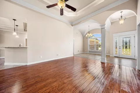 Living - 806 Cascade Dr, Cabot, AR 72023 photo 2 of 2