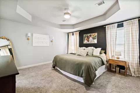 Bedroom - 586 Crepe Myrtle, Cabot, AR 72023 photo 3 of 4