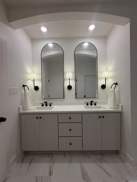Bath - 7166 Moonview Pl, Benton, AR 72019 photo 2 of 6