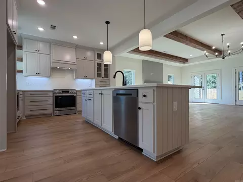 Kitchen - 7166 Moonview Pl, Benton, AR 72019 photo 1 of 7