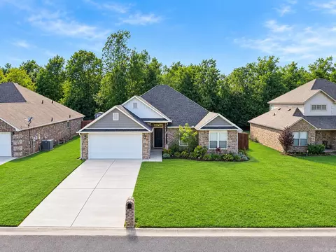 Exterior - 3015 Gladstone Dr, Conway, AR 72032 photo 2 of 6