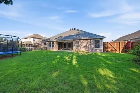 Exterior - 3015 Gladstone Dr, Conway, AR 72032 photo 5 of 6